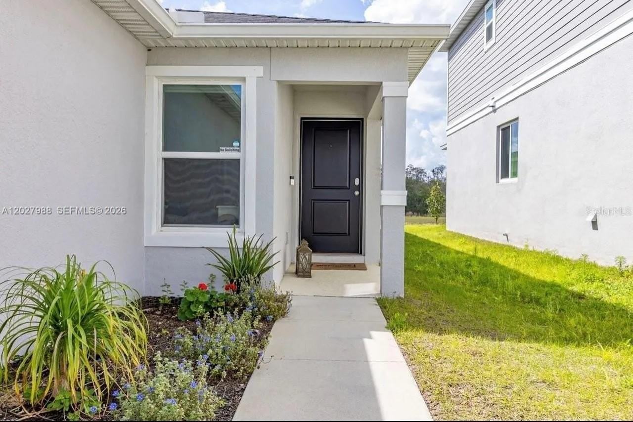 1136 Papaya Cir - Photo 4 of 36