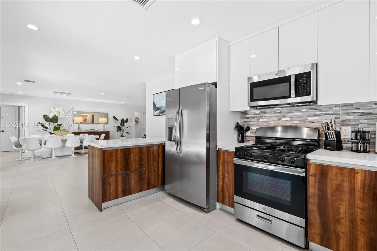 1329 Funston St - Photo 6 of 34