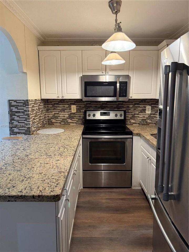 11789 Sw 18th St #4-30 - Photo 3 of 28