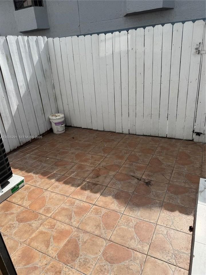 11789 Sw 18th St #4-30 - Photo 6 of 28