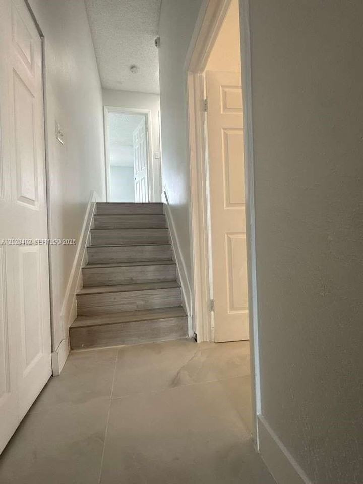 10034 Sw 221st St - Photo 4 of 31