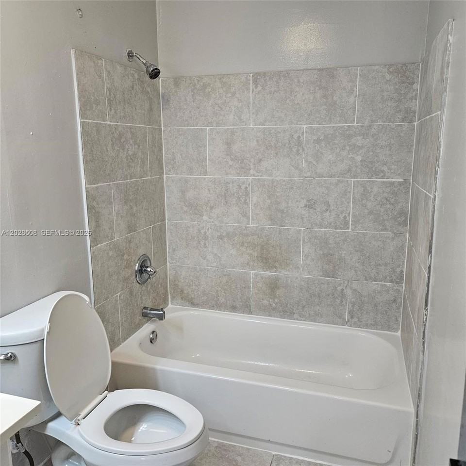 616 Nw 67th St #C - Photo 7 of 8