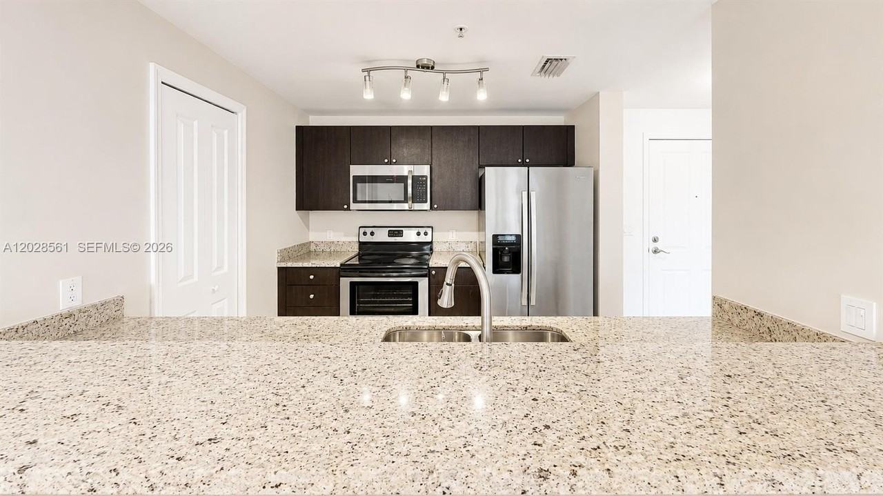 2650 Sw 37th Ave #506 - Photo 2 of 13