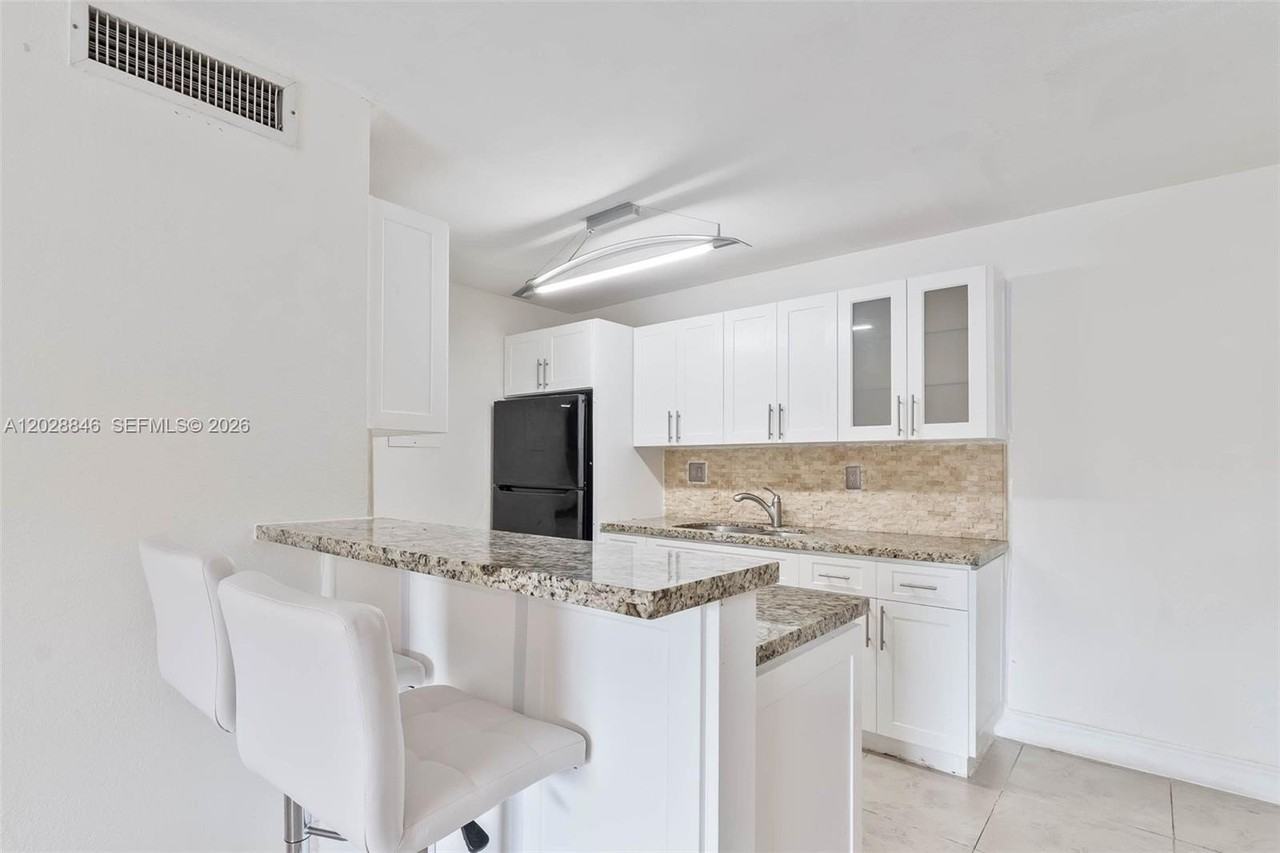 10748 N Kendall Dr #N22 - Photo 6 of 21