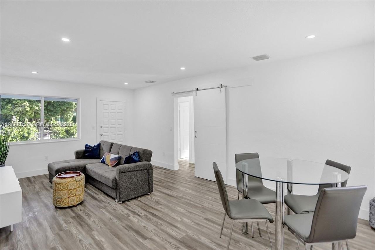 236 Nw 42nd St - Photo 5 of 50