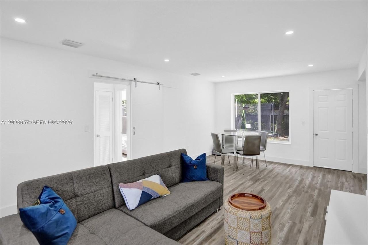 236 Nw 42nd St - Photo 6 of 50