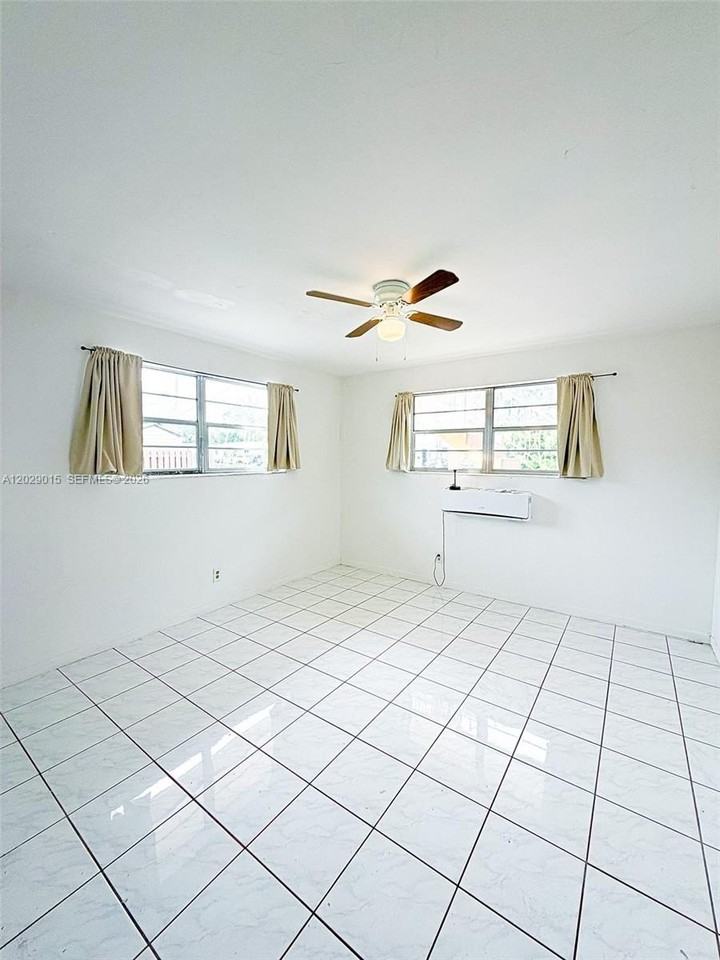1401 Grant St #3 - Photo 6 of 12