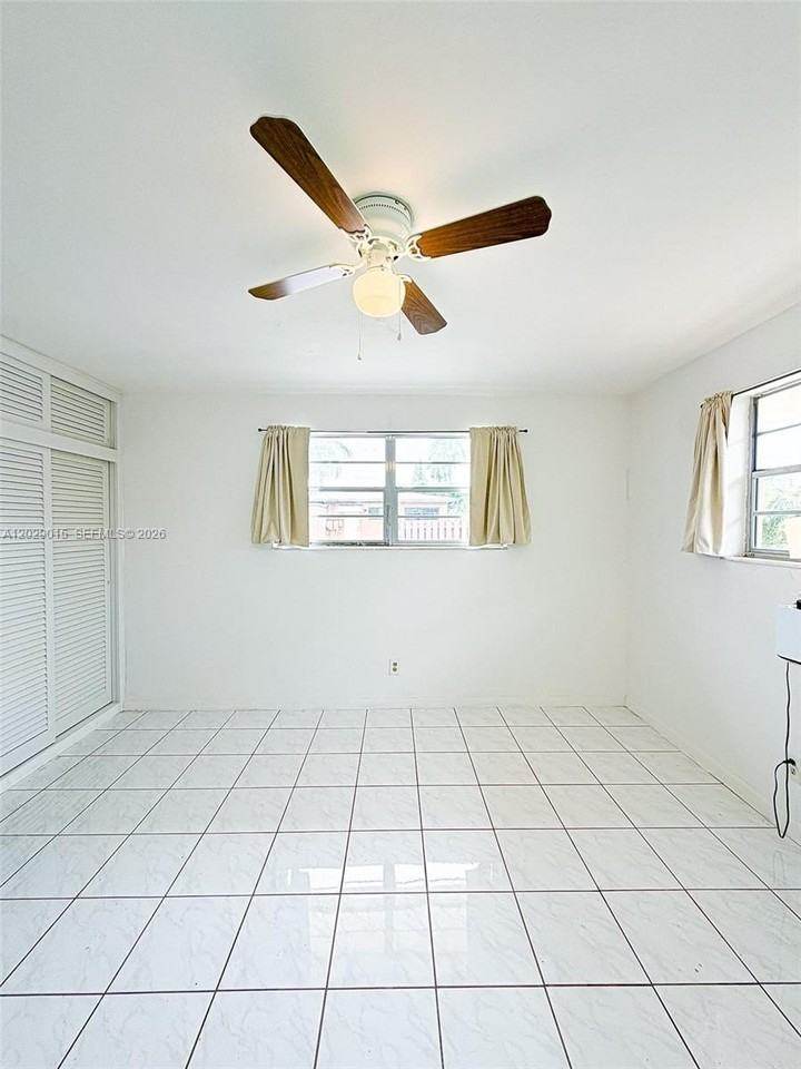 1401 Grant St #3 - Photo 7 of 12