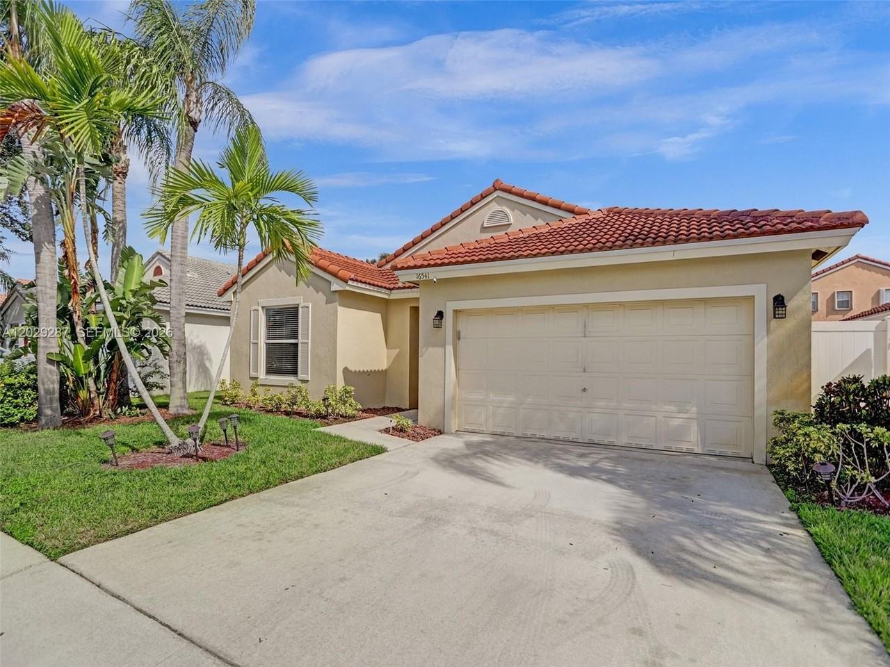 16541 Nw 5th St - Photo 2 of 50