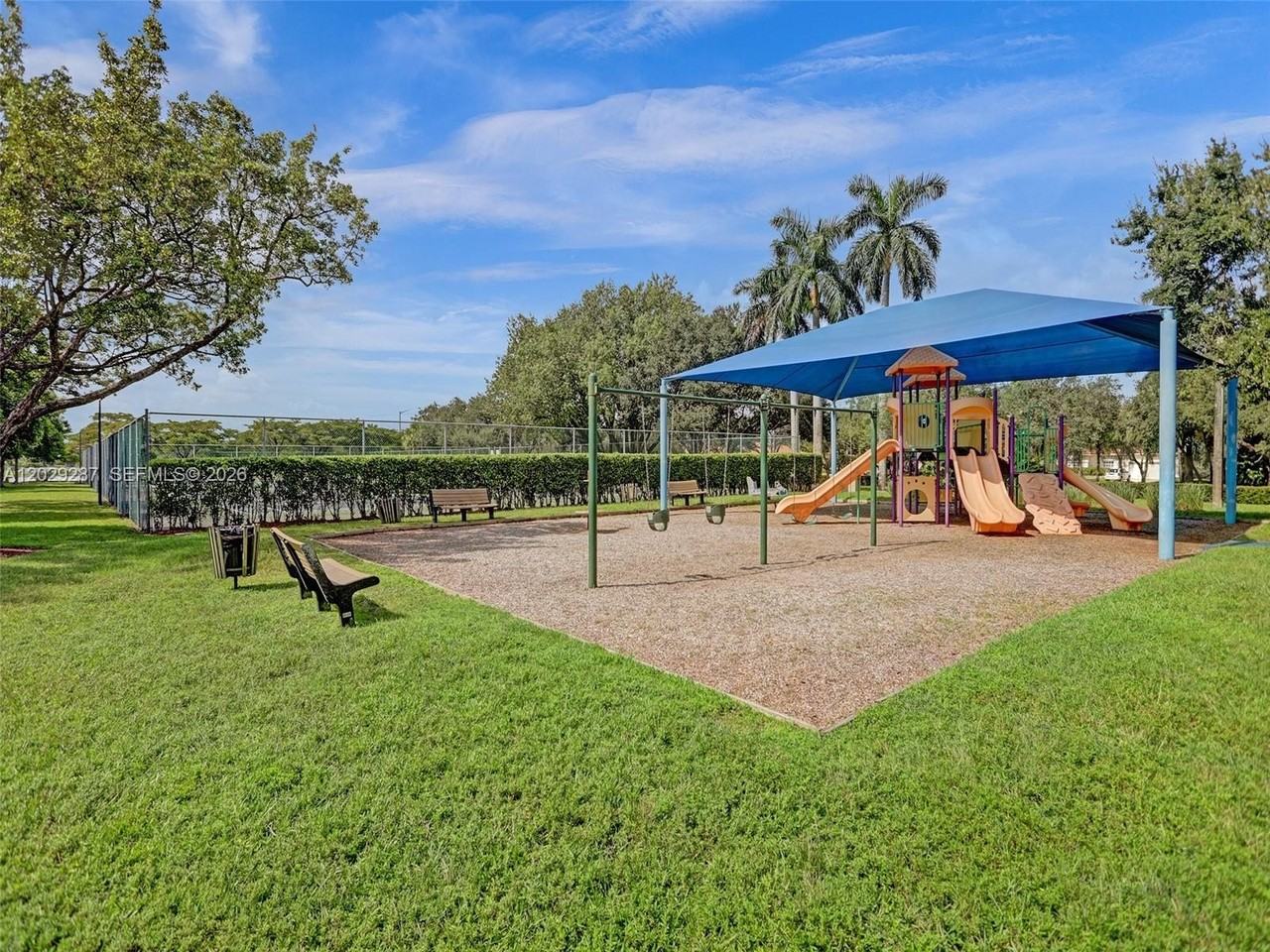 16541 Nw 5th St - Photo 6 of 50