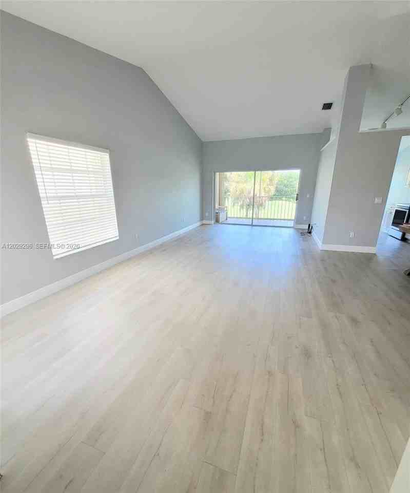 17317 Boca Club Blvd #8 - Photo 2 of 26