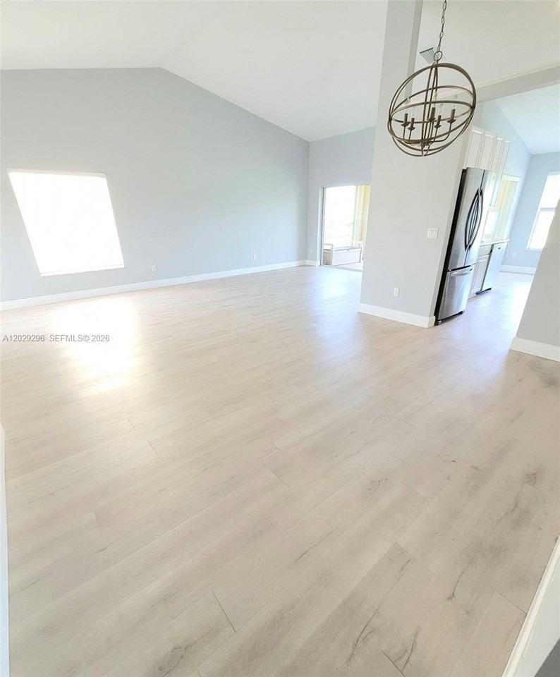 17317 Boca Club Blvd #8 - Photo 6 of 26