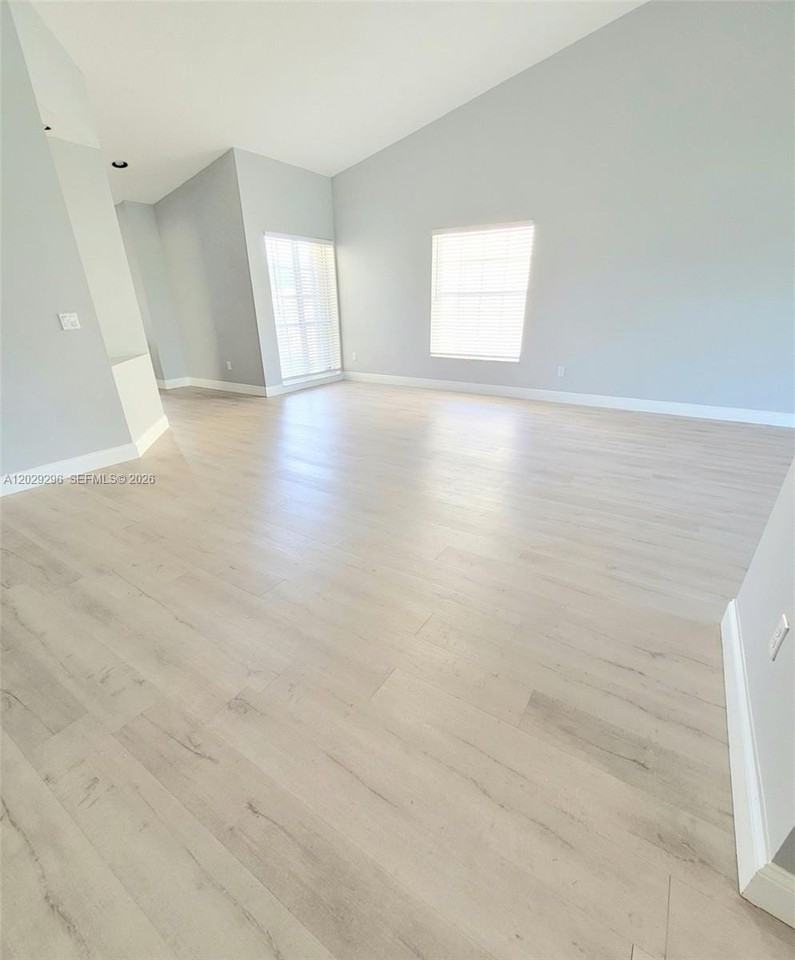 17317 Boca Club Blvd #8 - Photo 7 of 26