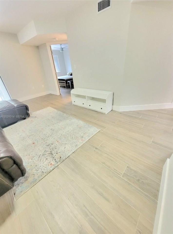 15495 Miami Lakeway N #105-4 - Photo 5 of 23