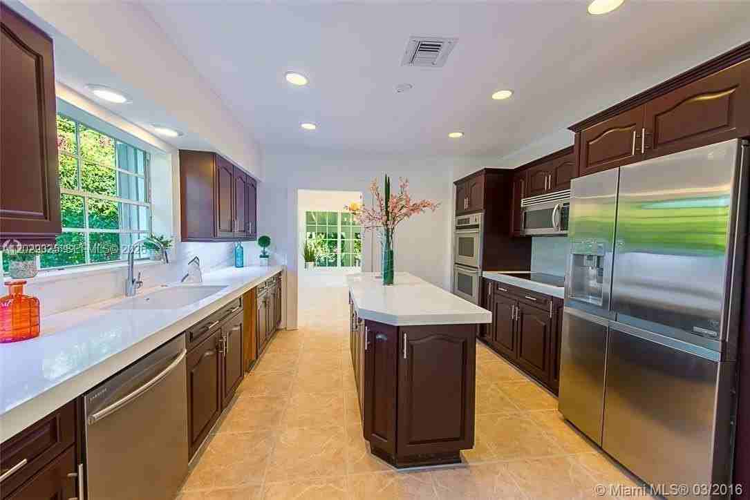 931 Placetas Ave - Photo 4 of 21