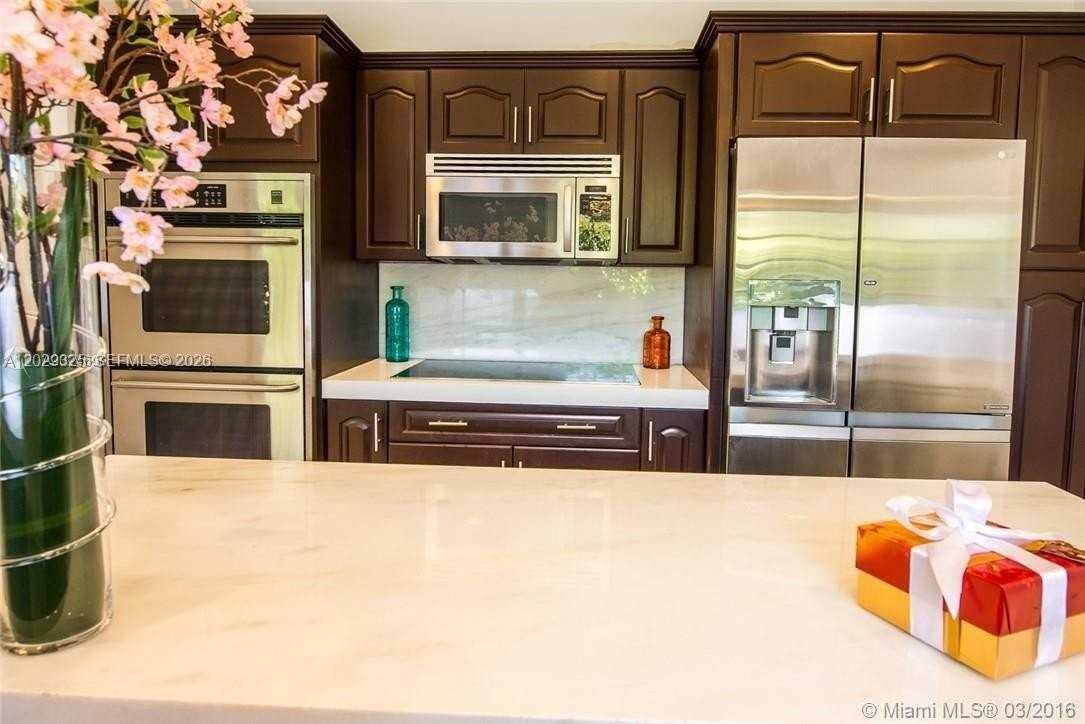 931 Placetas Ave - Photo 5 of 21
