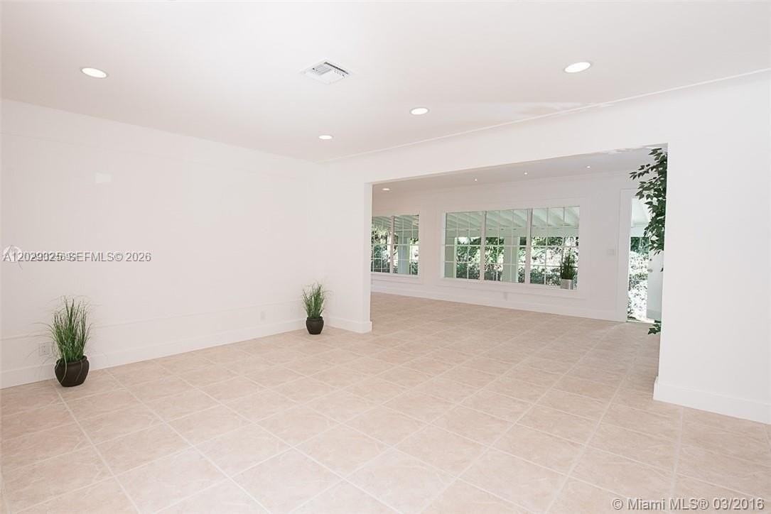 931 Placetas Ave - Photo 7 of 21