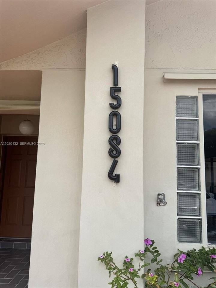 15084 Sw 62nd St #15084 - Photo 4 of 29