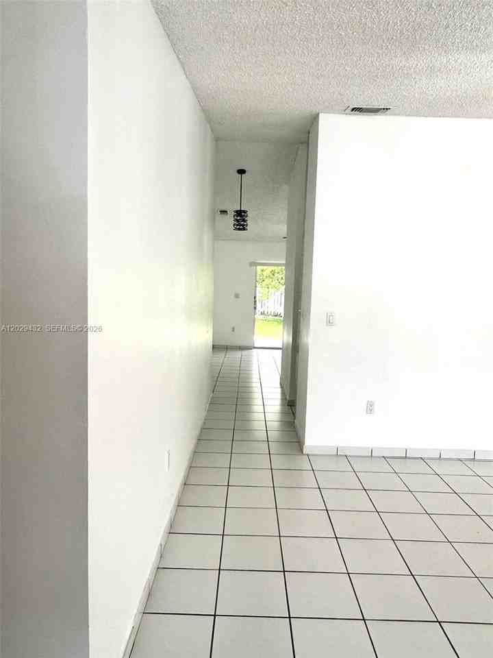 15084 Sw 62nd St #15084 - Photo 5 of 29
