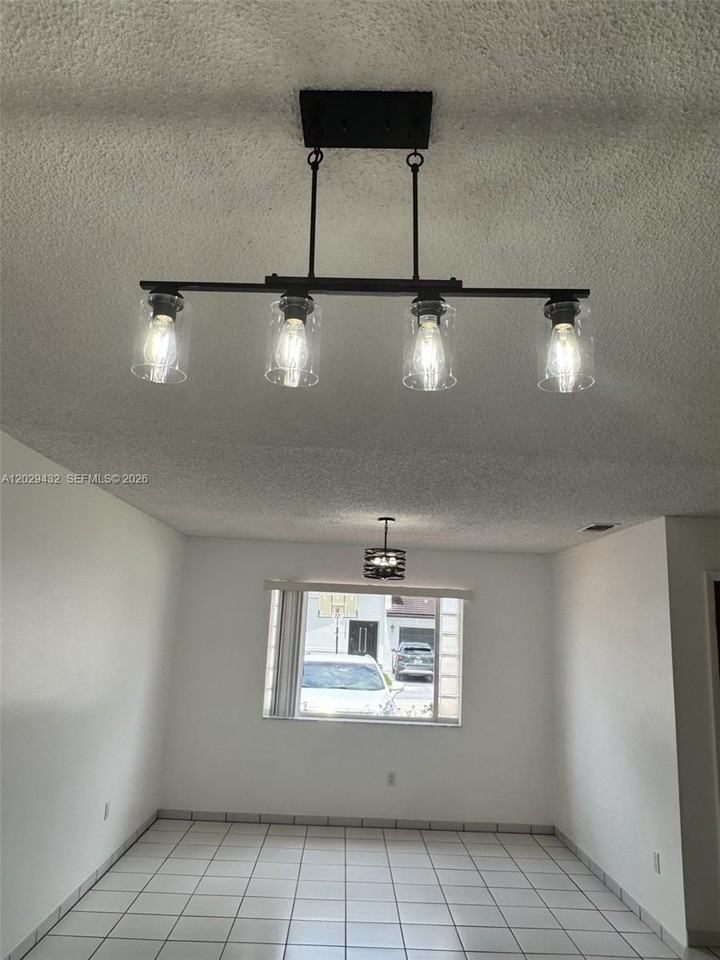 15084 Sw 62nd St #15084 - Photo 7 of 29