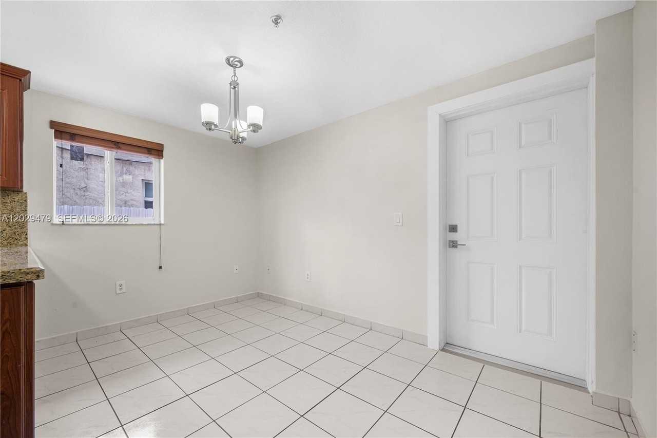 9 E 4th St #101 - Photo 5 of 31
