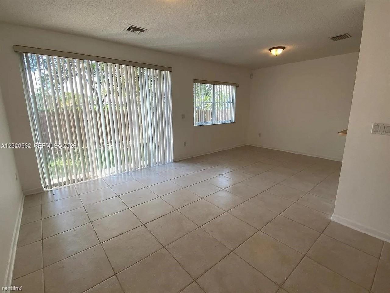 7980 S Southwood Cir #0 - Photo 7 of 16