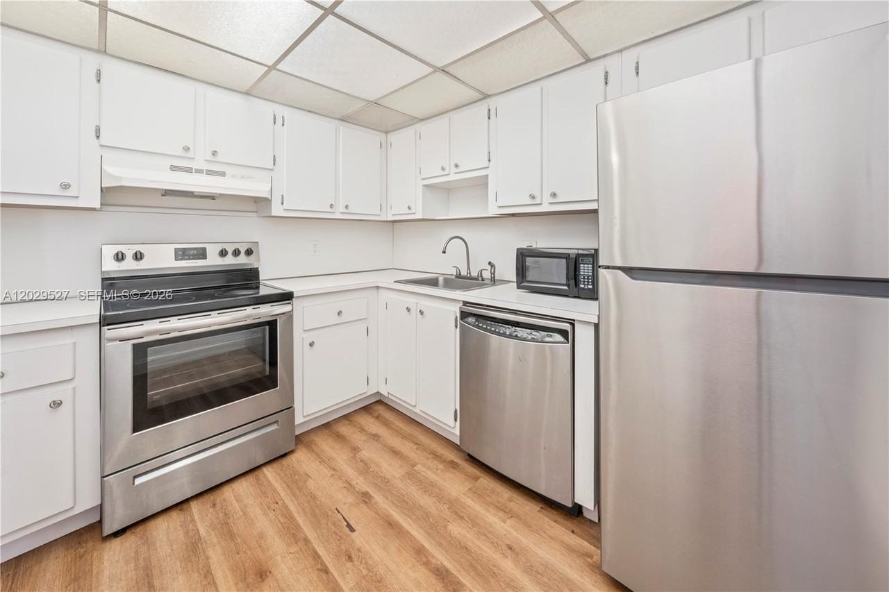 1300 Ne Miami Gardens Dr #512E - Photo 4 of 22