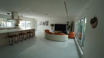 featured image of 8105 Nw 74th Ter