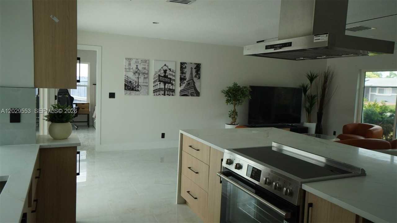 8105 Nw 74th Ter - Photo 2 of 7