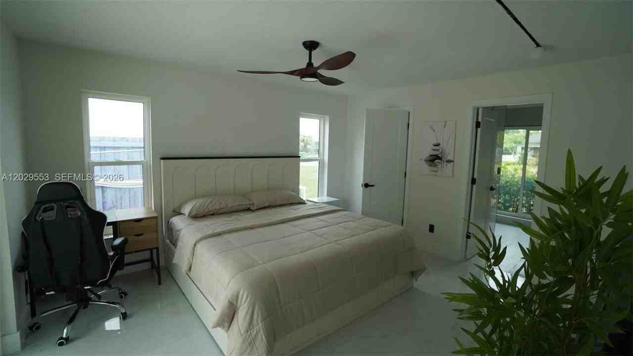 8105 Nw 74th Ter - Photo 3 of 7