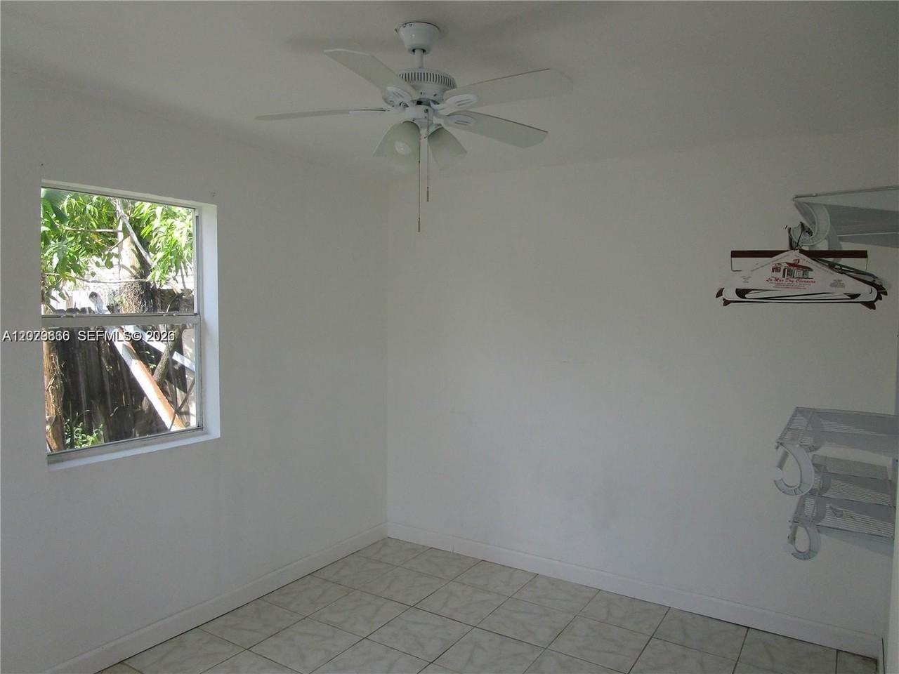 115 Ne 192nd St #1 - Photo 3 of 6