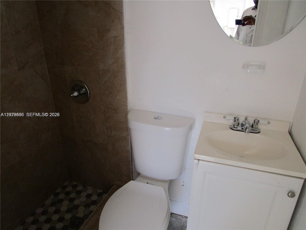 115 Ne 192nd St #1 - Photo 6 of 6