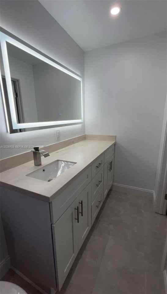 19360 Sw 114th Pl #0 - Photo 6 of 9
