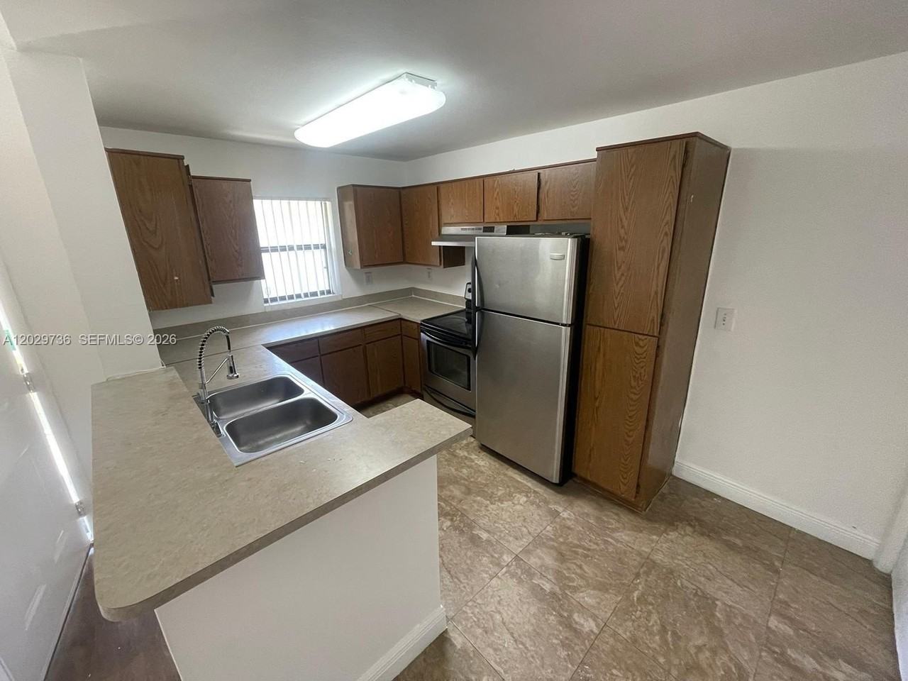 4072 Nw 87th Ave #4072 - Photo 3 of 10