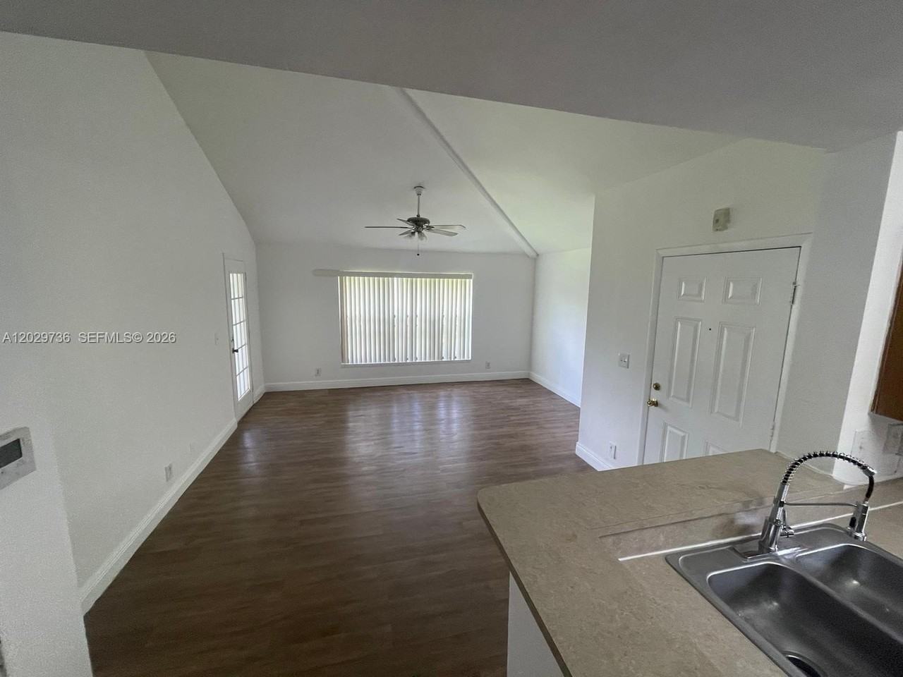 4072 Nw 87th Ave #4072 - Photo 4 of 10
