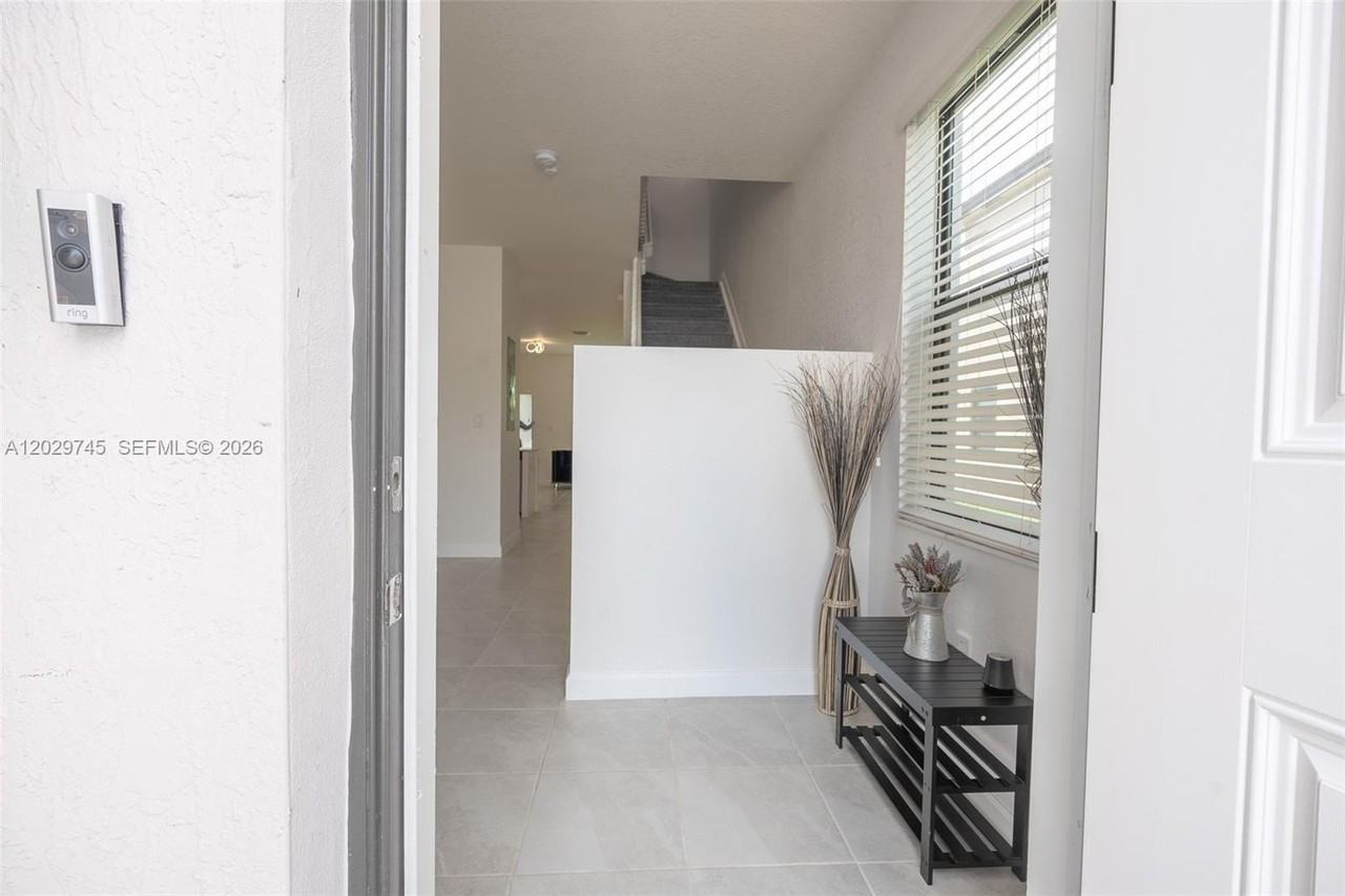 3448 W 114th Ter - Photo 6 of 38