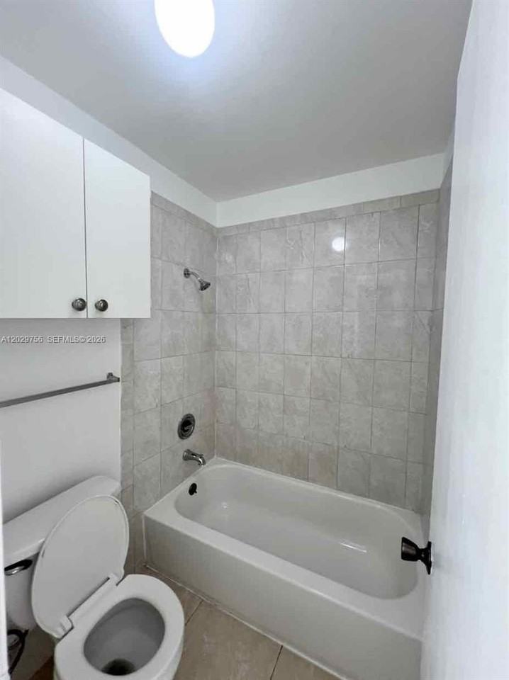 8719 Nw 39th St #8719 - Photo 7 of 11