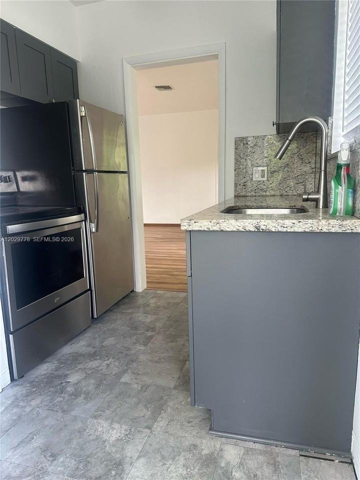 1557 S Le Jeune Rd #3 - Photo 7 of 16