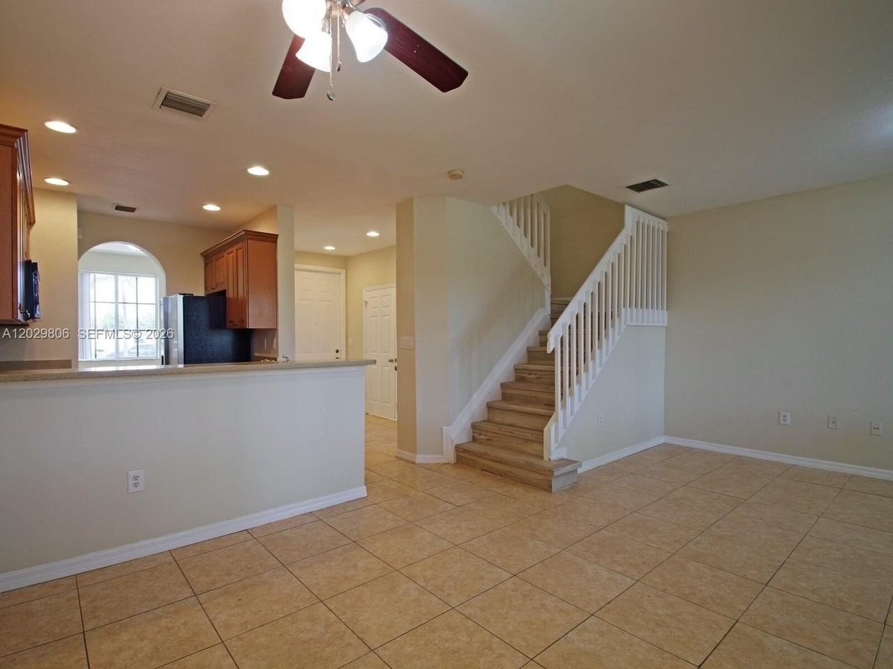 1904 Sw 60th Ave - Photo 5 of 32