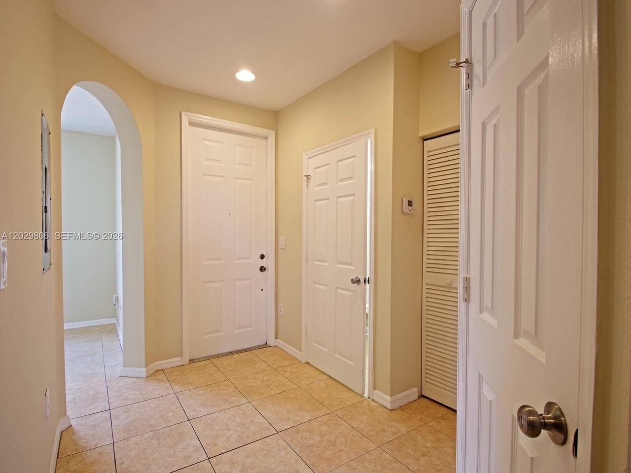 1904 Sw 60th Ave - Photo 7 of 32