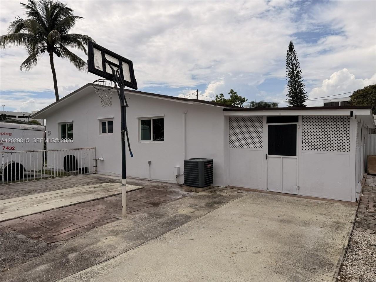 6875 Sw 25th Ter #6877 - Photo 2 of 11
