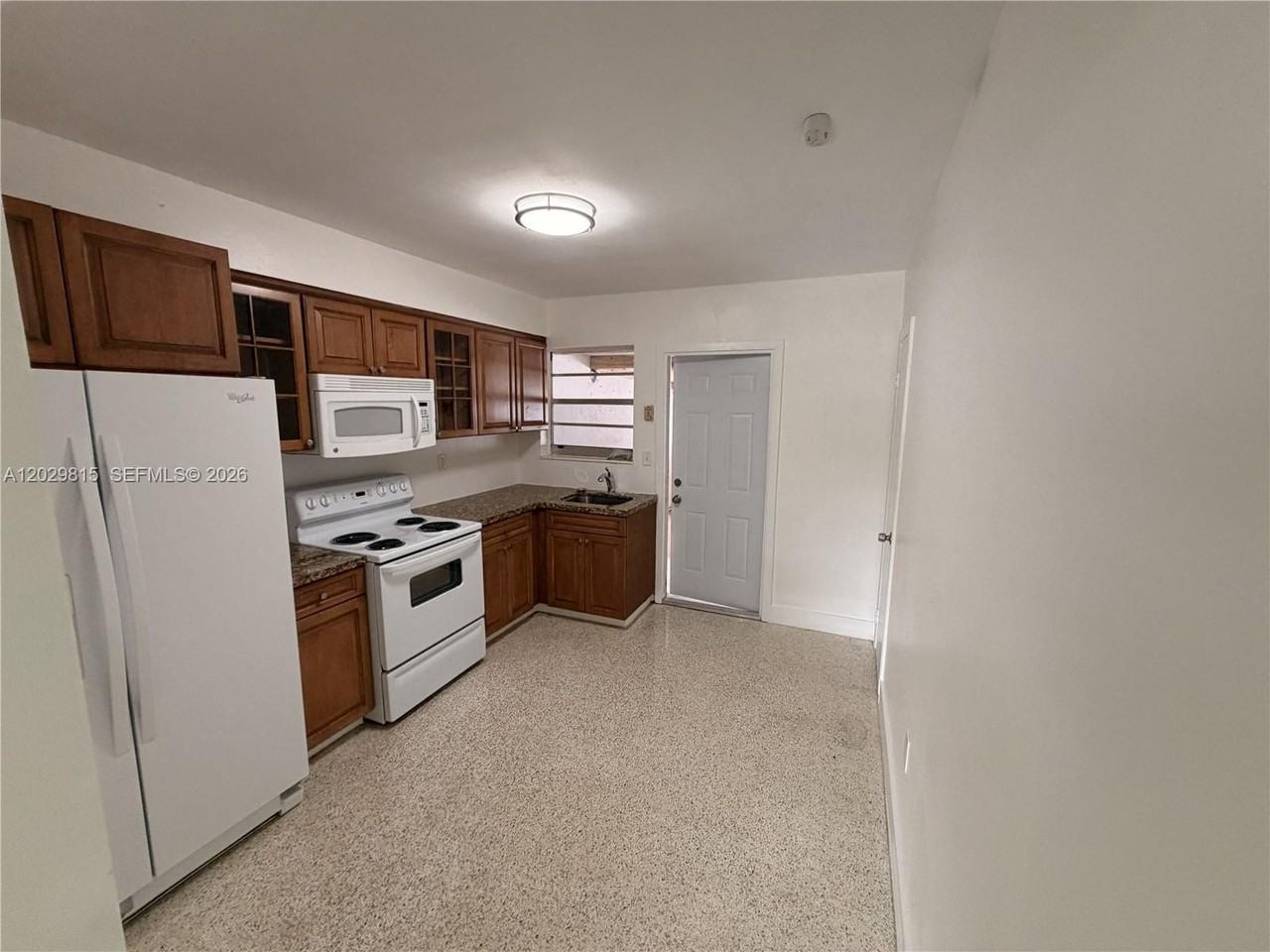 6875 Sw 25th Ter #6877 - Photo 5 of 11