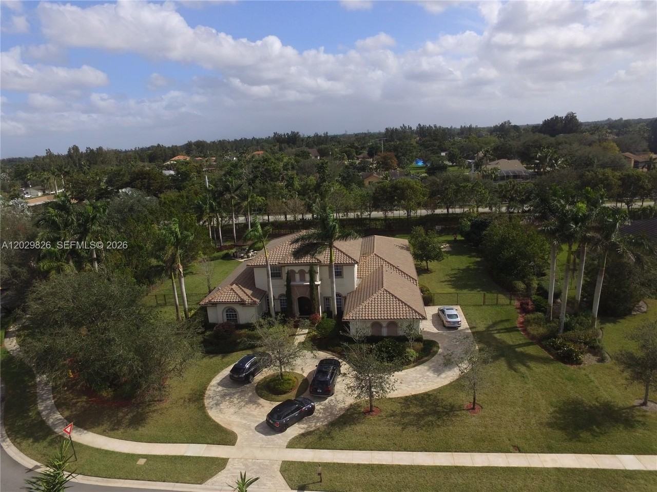 2750 Jockey Cir E - Photo 7 of 50