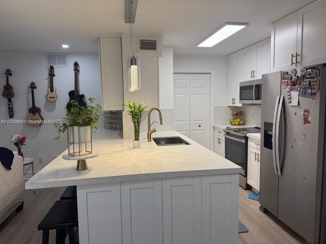995 Riverside Dr #111 - Photo 4 of 14