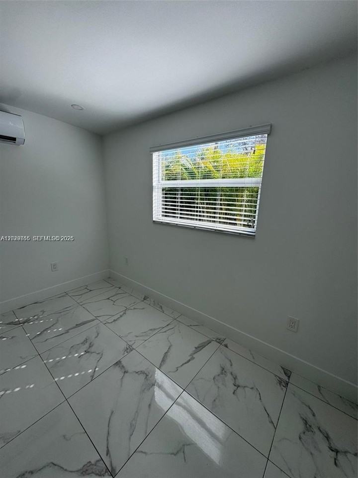 9600 Sw 164th St #1 - Photo 5 of 21