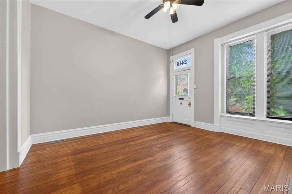 2416 S 13th St - Photo 4 of 27