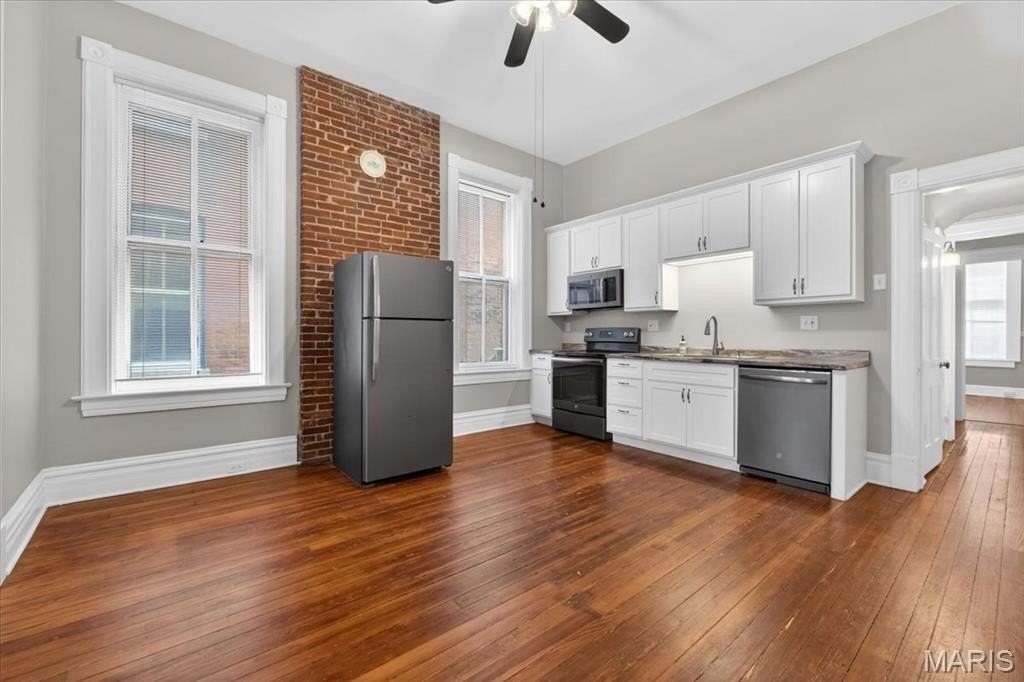 2416 S 13th St - Photo 5 of 27