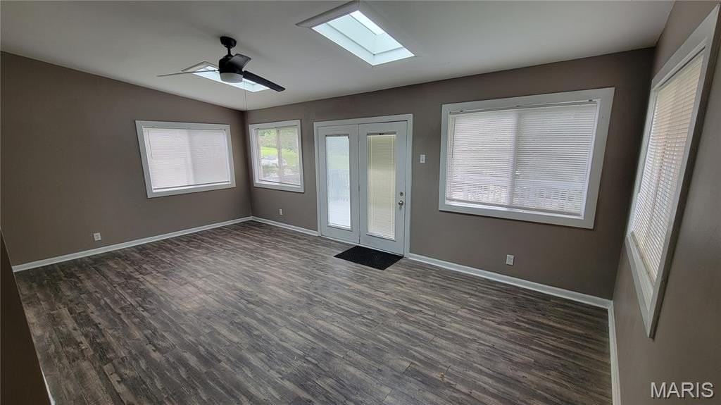 8720 Marcella Ave - Photo 5 of 15