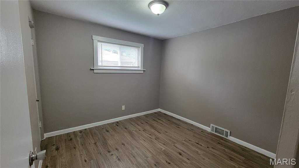 8720 Marcella Ave - Photo 7 of 15
