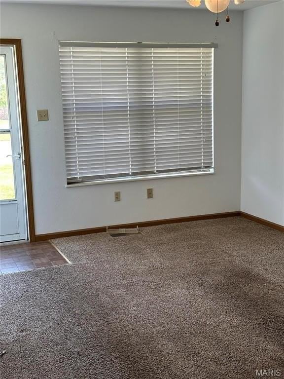 840 Southgate Dr - Photo 2 of 11